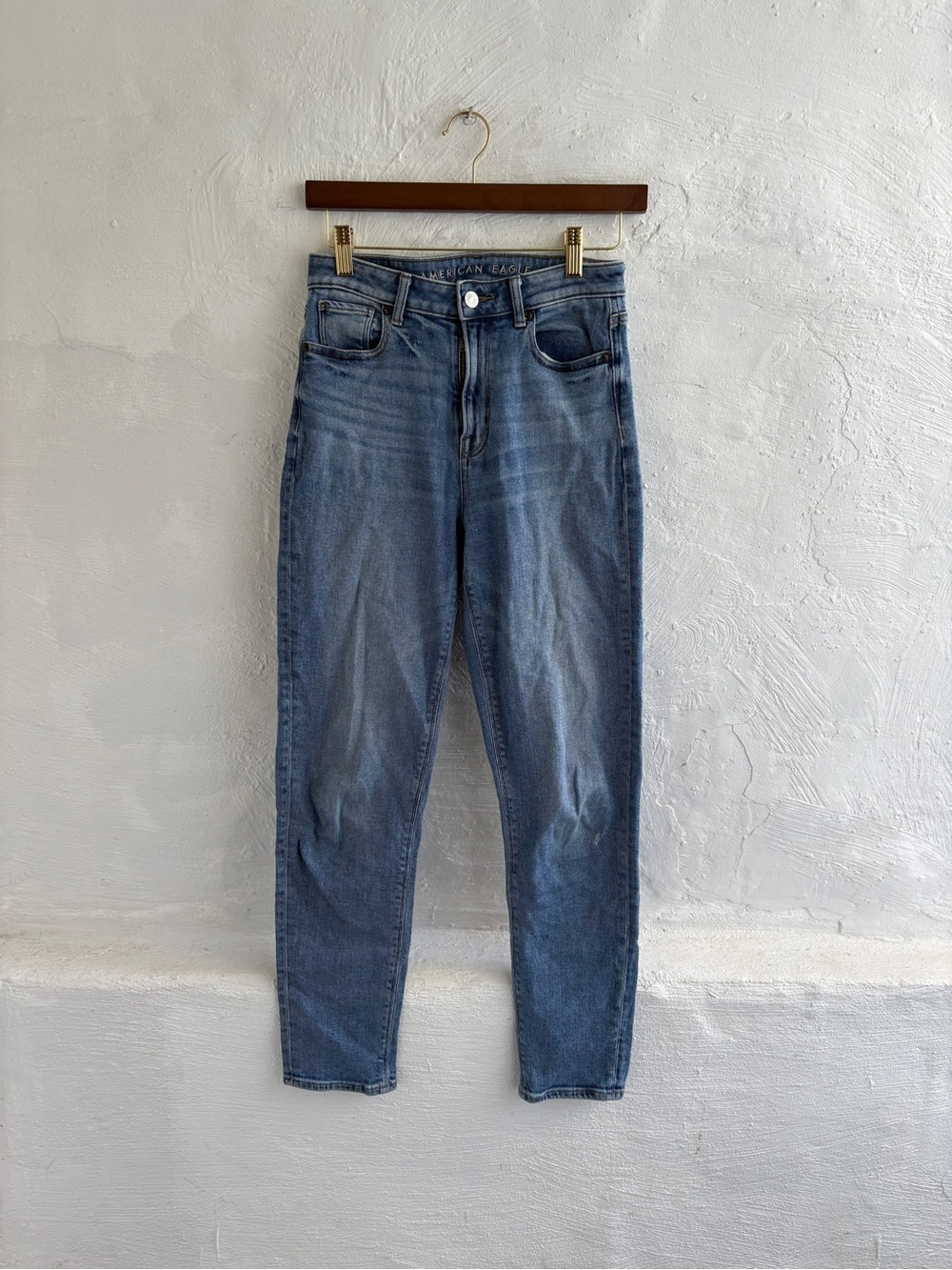 Womans American Eagle size 0 stretchy mom jeans